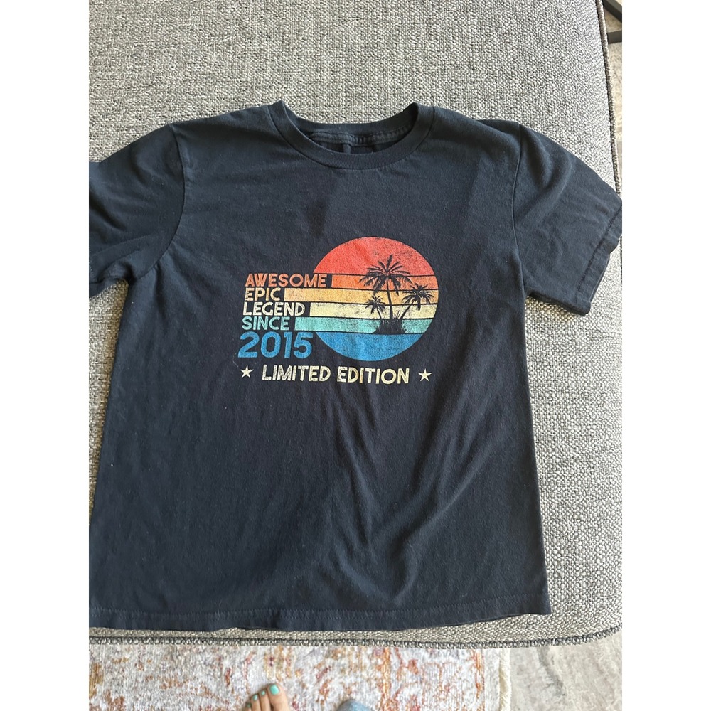 Kids Awesome Epic Legend Since 2015 Limited Edition Graphic T-Shirt Black. VGUC